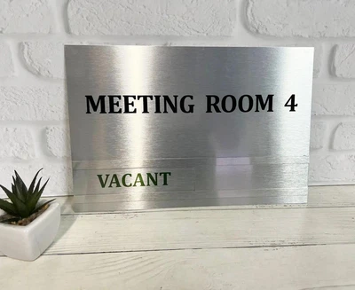 Табличка "Meeting room Vacant/Occupied" з повзунком на двері метал срібло 20 х 29 см