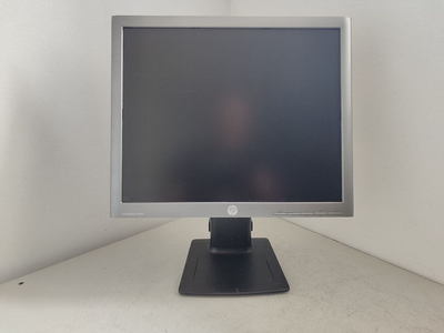 Монитор HP EliteDisplay E190i / 19" (1280x1024) IPS / VGA, DVI, DisplayPort / VESA 100x100 / Кабели VGA и питания в комплекте б/у