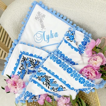 Крыжма махровая с вышивкой Family Tradition для мальчика с орнаментом 100х100 см белая Синеглазый василёк