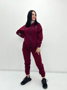 Женский спортивный костюм утепленый c нашивками Fashion 50/52 марсала