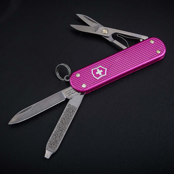 Складаний ніж-брелок VICTORINOX Classic Alox Flamingo Party 5 функцій 4 см, нержавіюча сталь X50CrMoV15