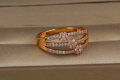 Кольцо Xuping Jewelry тика с цветами р 20 золотистое
