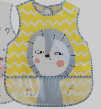 Нагрудник водонепроницаемый с карманом на липучке BabyBaby Лев