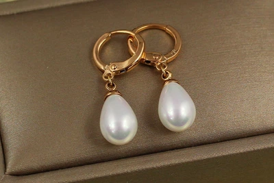 Сережки підвіски Xuping Jewelry крапельки з перлами 2,9 см золотисті