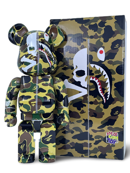 Статуетка Bearbrick x BAPE Mastermind Green Camo 400% 28 см Medicom Toy Камуфляжна Акула.