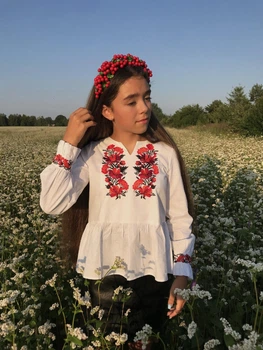 Вишиванка для дівчинки Блуза червона, бязь 116