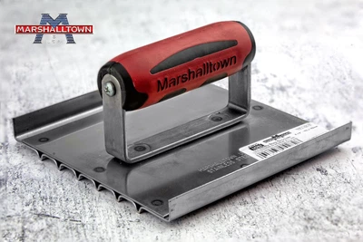 Радиус гладилка по бетону Marshalltown с нарезчиком канавок 152х152 мм (14282)