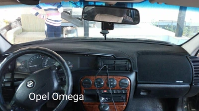 Накидка на панель приладів Opel Omega B 1993-2000