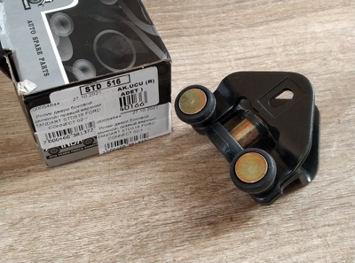 Ролик дверей бічний (зсувний) правий верхній STANDART STD516 FORD CONNECT 02->