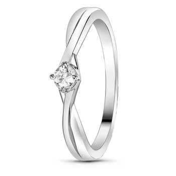 Серебряное кольцо с фианитами Роксана К2137 19р.
