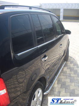 Боковые пороги подножки площадки на Volkswagen Touran 03-05 d60х1,6мм Фольксваген Тоуран ST6342