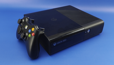 Консоль Microsoft Xbox 360 E Freeboot 250GB Black + 5 Вбудованих Ігор Б/У