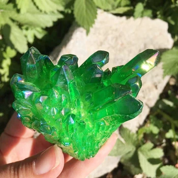 Натуральный камень кварца с зеленым напылением. Минерал Green quartz. Прозем 70g. Зеленый кварц 4912550