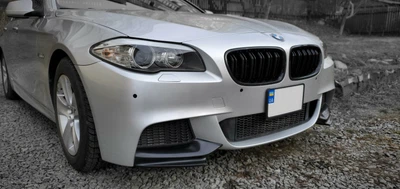 Накладки (клыки) на передний бампер BMW F10 M-Pakiet черный глянцевый ABS-пластик
