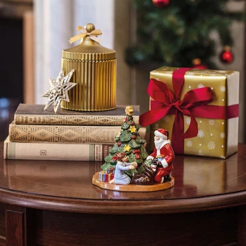 Статуетка Villeroy & Boch Christmas Toys Memory 14х15 см Санта з подарунками (1483276640)