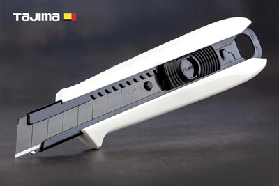 Нож строительный сегментный TAJIMA DCL500GWCL 18 мм автоматический фиксатор 1101-1689