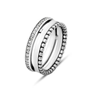 Серебряное кольцо с фианитами, вес изделия 3,99 гр (2160373)