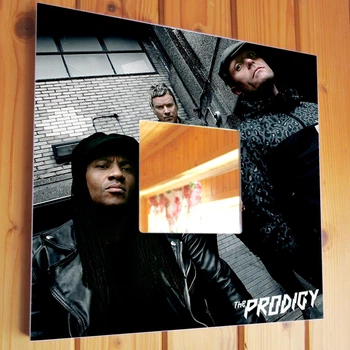 Декоративное зеркало "Группа The Prodigy" подарок для фанатов рейва и электронной музыки, декор