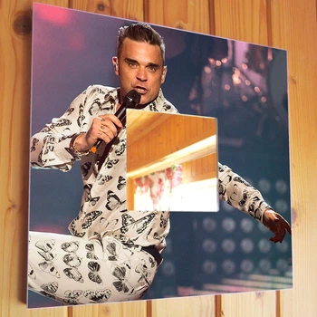 Декоративное зеркало "Робби Уильямс. Robbie Williams" для фанатов, поп-музыка, украшение в бар, клуб, кафе, спальню
