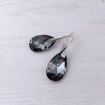 Серьги Hand Made с кристаллами каплями Swarovski черно-серебристого цвета Silver Night