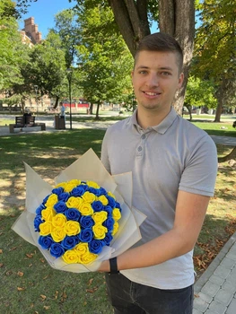 Букет із мильних троянд 51 шт жовто-синій, подарунковий букет троянд із мила для дівчини, дружини, мами, дочки, сестри
