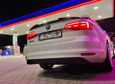 Спойлер багажника Volkswagen Jetta 6 стиль М4 (стеклопластик)