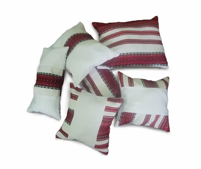Комплект декоративных подушек Ukrainian Pattern 40х32см 1шт 28х28см 2шт 38х28см 1шт 38х20см 1шт 30х20см 1шт молочный с красным (п_0060)