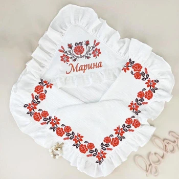 Крыжма муслиновая с вышивкой Family Tradition для девочки 100х100 см белая с красным "Веночек украинских роз"