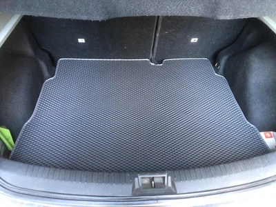 Килимок для багажника EVA чорного кольору для Nissan Qashqai 2010-2014 років.