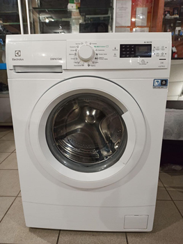 Стиральная машина узкая Electrolux EWS1064NAU - Б/У