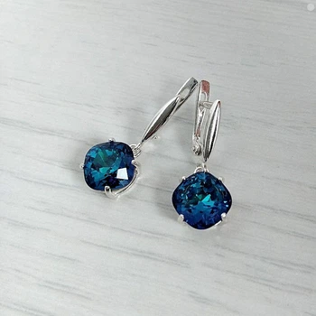 Сережки Hand Made жіночі з підвісками Swarovski темно-синього кольору з бірюзовими переливами