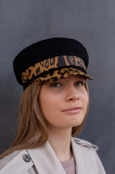 Кепи с отделкой из кожи в леопардовом принте D.Hats черного цвета