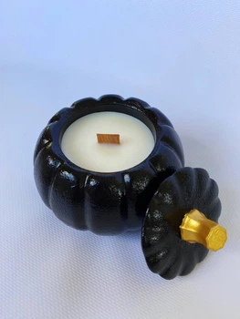 Ароматическая свеча Julia's Candle Тыква с крышкой чёрная 120 мл (823708371889)