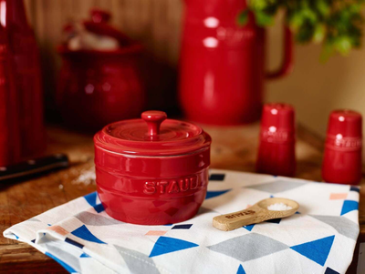 Pojemnik na sól Staub Storage czerwony 250 ml (4009839337505)