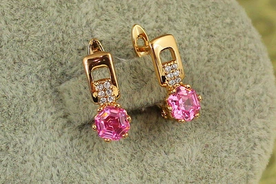 Сережки дитячі Xuping Jewelry Тутті з рожевим каменем 1,4 см золотисті