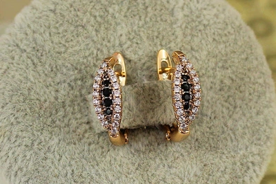 Серьги Xuping Jewelry Стручок с черными и белыми камнями 1,6 см золотистые
