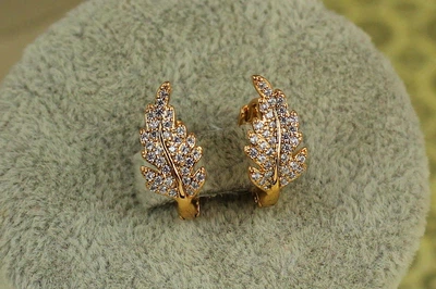 Серьги Xuping Jewelry Листик с камнями 1,5 см золотистые