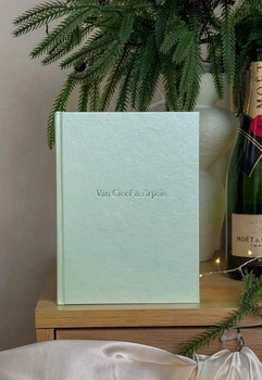 Блокнот "Тайны бренда" Van Cleef