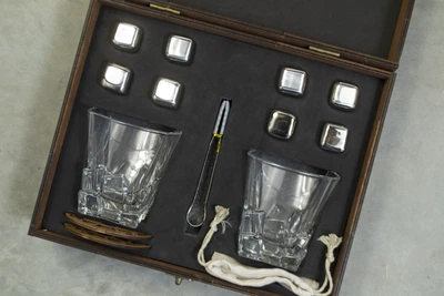 Подарункові набори Moltis Relax Whisky Stones, Saxum 8 шт кубиків (MR-1009)