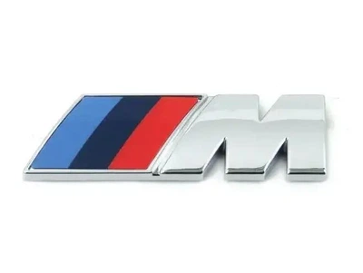 Шильдик логотип BMW "M" Performance 45 мм, для бокового крыла авто : Silver с триколором БМВ "M"