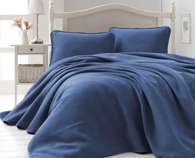 Жаккардовое покрывало с наволочками Saheser. Liv navy blue-240х260+50х70 (2 шт)