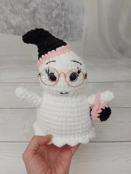 Мягкая плюшевая игрушка handmade Привидение 22 см в очках с сумкой вязаное крючком амигуруми