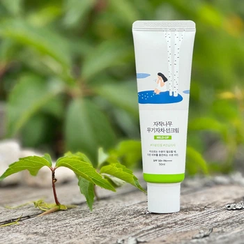 Солнцезащитный крем Round Lab Birch Juice Mild-Up Sunscreen SPF50+ PA++++ 50 ml