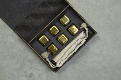 Кубики для віскі Moltis Relax Whiskey Stones Original Wood 6шт з металу золотому кольорі (MBG-10512)