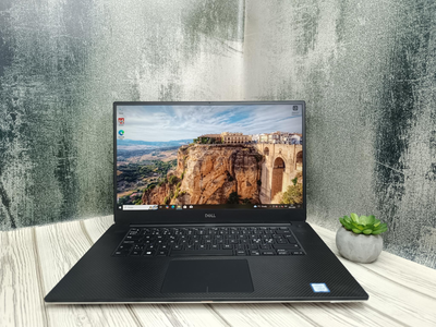 Ноутбук Рабочая станция Dell Precision 5540 \ Full HD 15.6 \ i9-9880H 8 ядер \ RAM 16 GB \ SSD 1 TB \ Nvidia Quadro T2000 4 GB Б\У