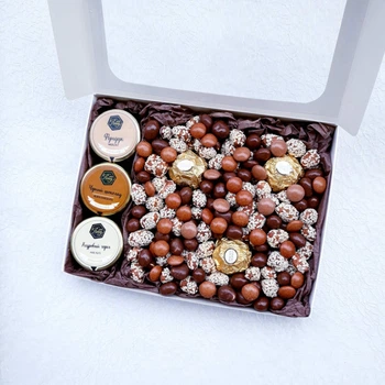 Солодкий, смачний подарунковий набір з ferrero, горіхи та чай. Подарунок жінці, чоловікові
