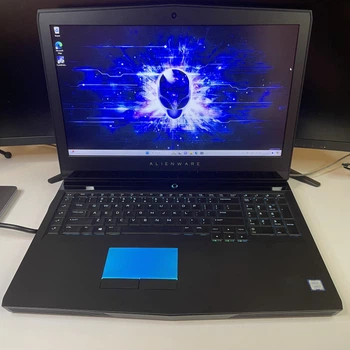 Ноутбук Dell Alienware 17R5 HM984 Чорний / 17.3 / Intel Core i9-8950HK / RAM 24GB / SSD 1TB / NVIDIA GeForce GTX 1080 8GB Б/В