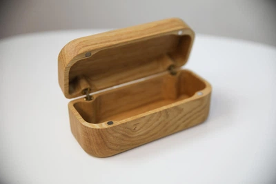 Коробочка для зберігання сонцезахисних окулярів "Sunglass Box" з деревини дуба , органайзер для окулярів MDA 16х6,5х6,5 см (WDC-7.2)