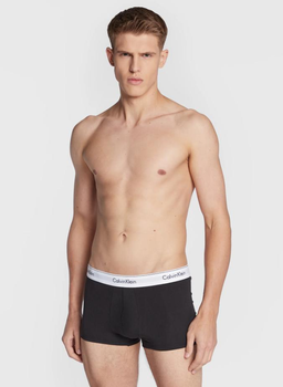 Набір чоловічих трусів боксерів Calvin Klein men boxer 3 шт в наборі, розмір L сірі, білі та чорні, з поясом білим.