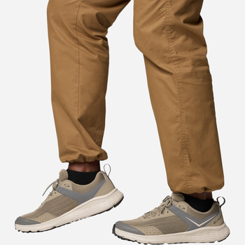 Кросівки для трекінгу